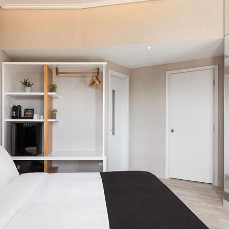 Kreoli Suites Glyfada Athens Ngoại thất bức ảnh